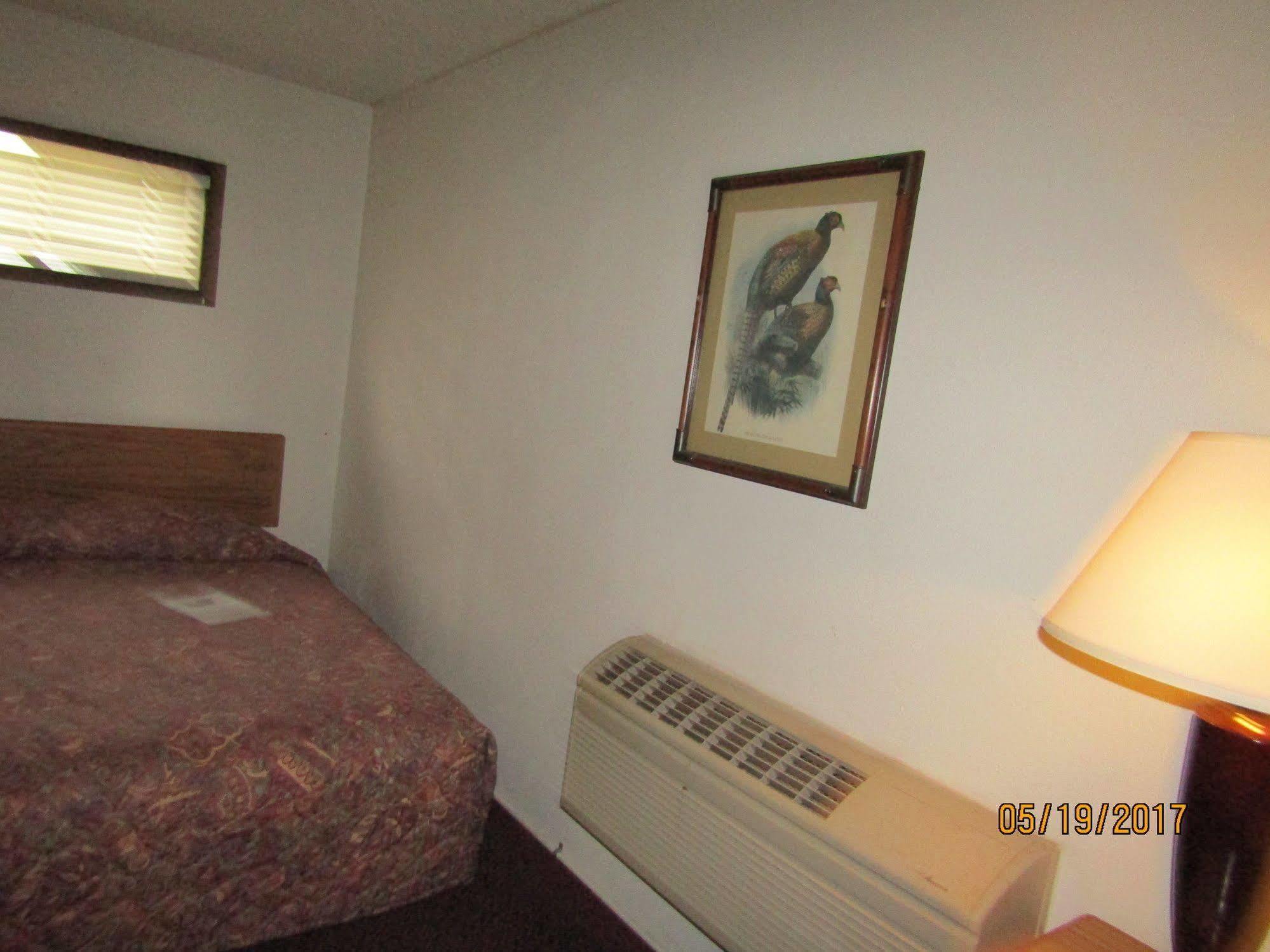 Dakota Inn Huron 외부 사진