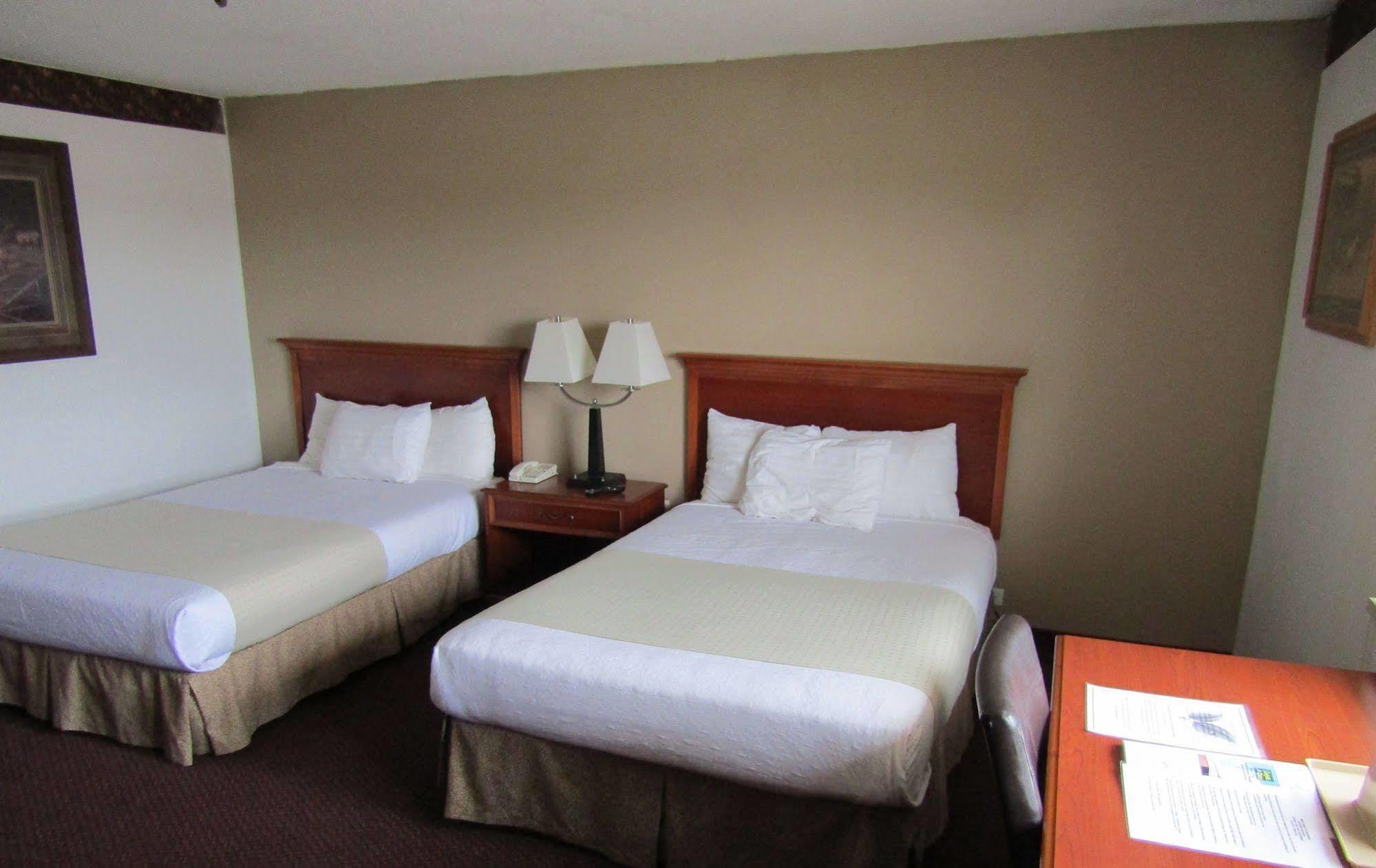 Dakota Inn Huron 외부 사진