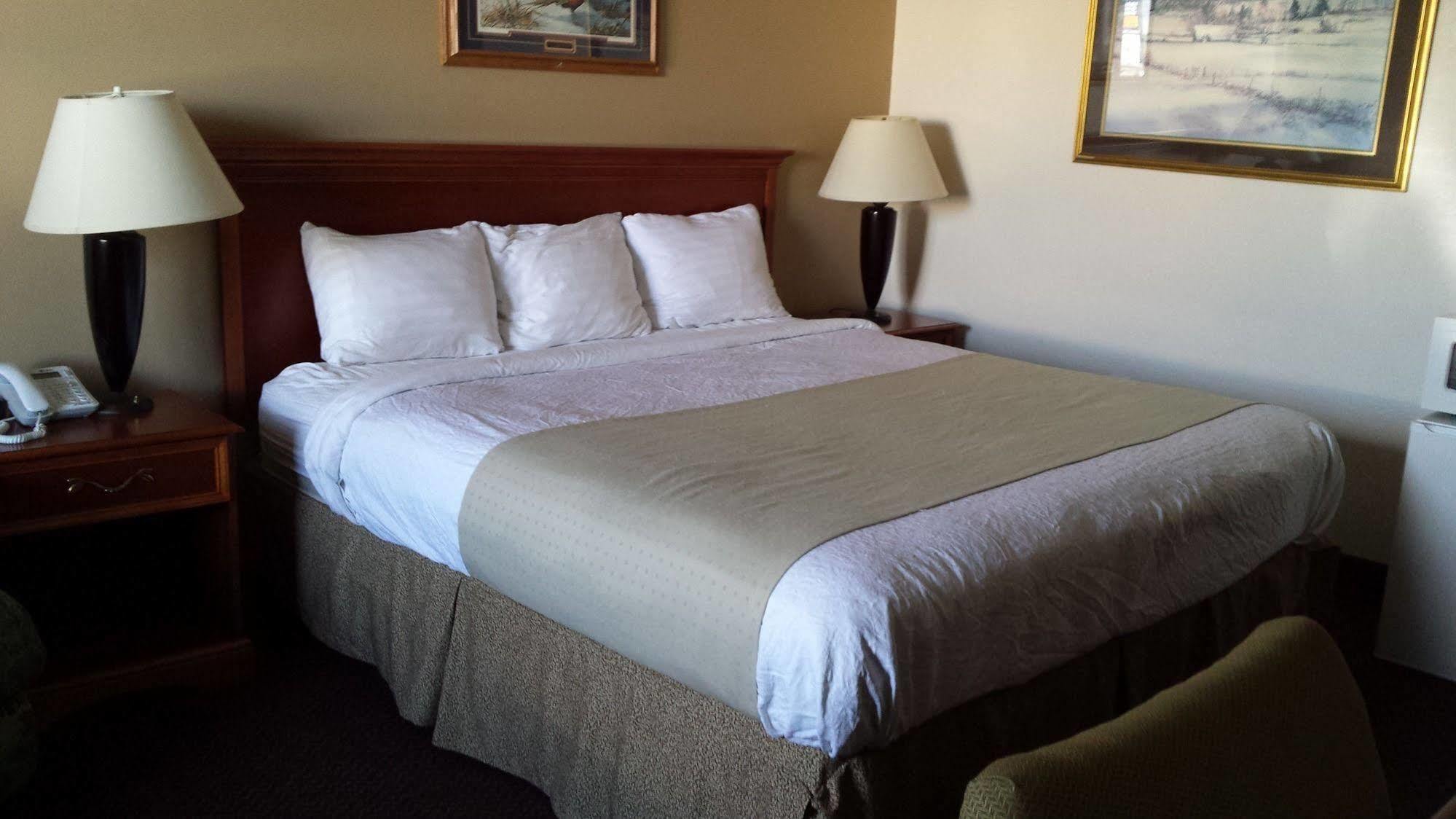 Dakota Inn Huron 외부 사진