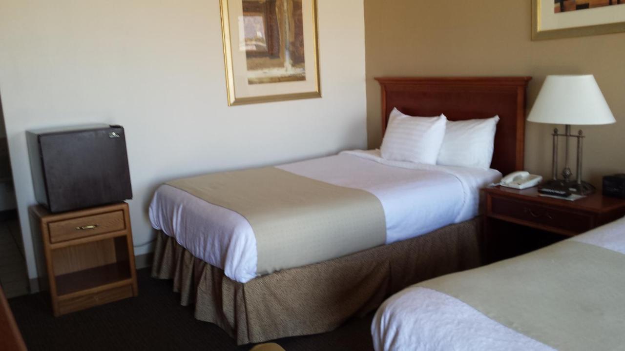 Dakota Inn Huron 외부 사진